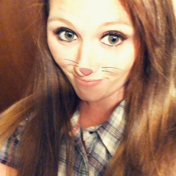 Meet your Posher, Melissa - Picture 1 of 1